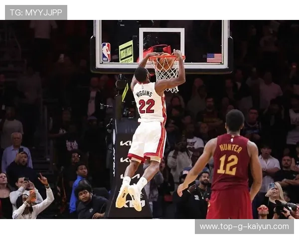 0.4秒空接绝杀！维金斯扣翻骑士，卡西亚中心沸腾