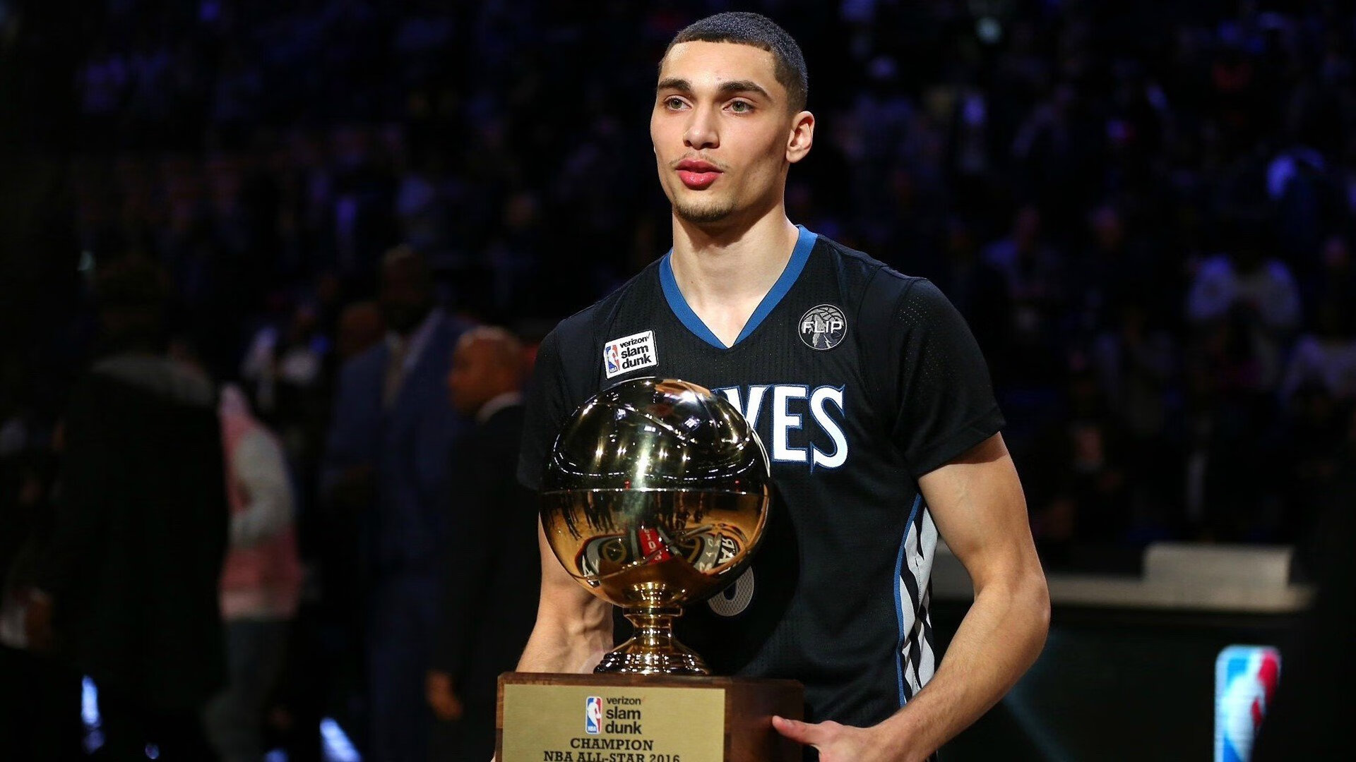 俱乐部在青训赛中发现潜力前锋并提拔进一线,俱乐部青训什么意思