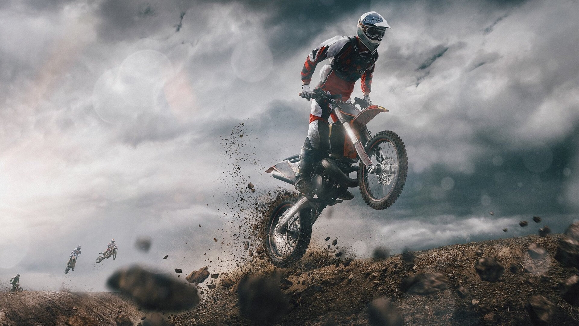 中锋与边位配合默契，多次完成快攻得分，中锋和边锋谁更容易进球